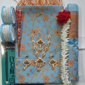 চমৎকার সাজে প্রিয়জন